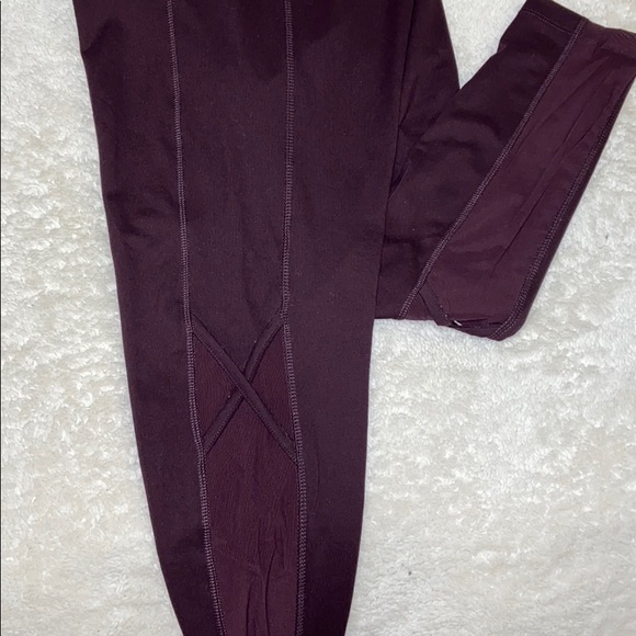Plum Capri Leggings - Picture 3 of 5